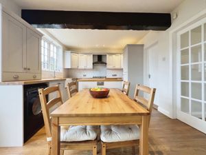 Kitchen Diner- click for photo gallery